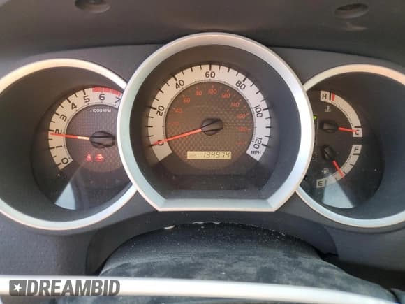 ✅ 2015 Toyota Tacoma • VIN: 3TMLU4EN3FM165978 • Lot: 49920255. Wystawiony na Copart z przebiegiem 134 974 mil. Bezpłatny archiwum sprzedaży aukcyjnych z USA i szczegółowy raport historii pojazdu na DreamBid. Zdjęcie 9.