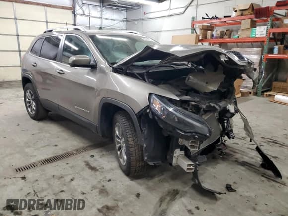 ✅ 2020 Jeep Cherokee Altitude • VIN: 1C4PJMLB5LD565664 • Lot: 83078534. Listed on Copart with 73,737 mi. Free auction sales archive from the USA and detailed vehicle history report at DreamBid. Image 4.