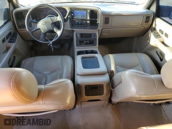 ✅ 2004 Chevrolet Silverado 2500HD LT3 • VIN: 1GCHK23G74F249075 • Lot: 70821055. Wystawiony na Copart z przebiegiem 262 530 mil. Bezpłatny archiwum sprzedaży aukcyjnych z USA i szczegółowy raport historii pojazdu na DreamBid. Zdjęcie 8.