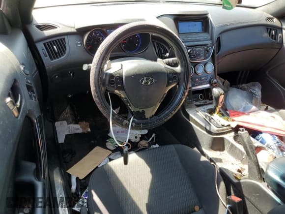 ✅ 2014 Hyundai Genesis Coupe R-Spec • VIN: KMHHT6KD6EU114996 • Lot: 68976695. Wystawiony na Copart z przebiegiem 164 010 mil. Bezpłatny archiwum sprzedaży aukcyjnych z USA i szczegółowy raport historii pojazdu na DreamBid. Zdjęcie 8.