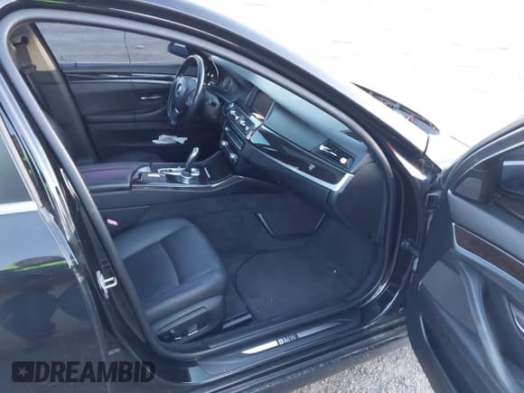 ✅ 2015 BMW 5 Series 528i xDrive • VIN: WBA5A7C5XFD622882 • Lot: 43617382. Listed on IAAI with 99,908 mi. Free auction sales archive from the USA and detailed vehicle history report at DreamBid. Image 5.