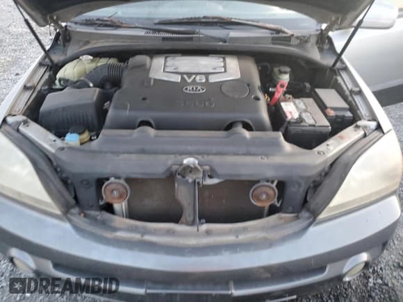 ✅ 2003 Kia Sorento LX • VIN: KNDJD733335062362 • Лот: 83222634. Опубликован ранее на Copart с пробегом 230 731 миль. Бесплатный доступ к архиву аукционных продаж из США и подробный отчёт об истории автомобиля на DreamBid. Изображение 12.