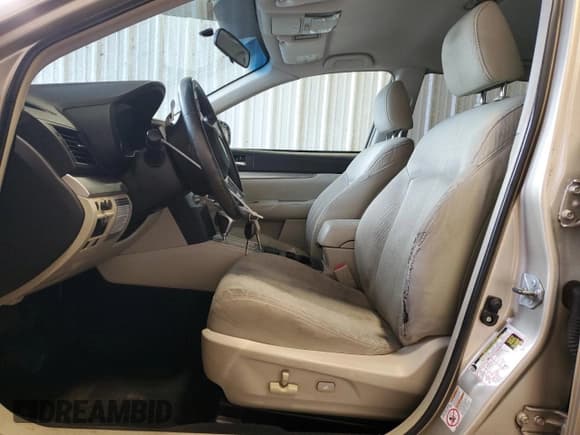 ✅ 2010 Subaru Outback Premium All-Weather Anniversary • VIN: 4S4BRBCC6A3377931 • Lot: 87353005. Wystawiony na Copart z przebiegiem 219 331 mil. Bezpłatny archiwum sprzedaży aukcyjnych z USA i szczegółowy raport historii pojazdu na DreamBid. Zdjęcie 7.