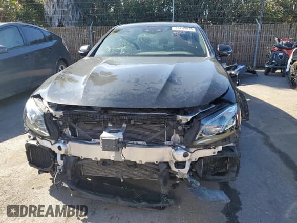 ✅ 2020 Mercedes-Benz E 63 S AMG • VIN: WDDZF8KB8LA717950 • Лот: 44249075. Опубликован ранее на Copart с пробегом 27 991 миль. Бесплатный доступ к архиву аукционных продаж из США и подробный отчёт об истории автомобиля на DreamBid. Изображение 5.