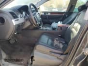 ✅ 2005 Volkswagen Touareg • VIN: WVGZG77L75D075978 • Lot: 92805195. Wystawiony na Copart z przebiegiem Nie podano. Bezpłatny archiwum sprzedaży aukcyjnych z USA i szczegółowy raport historii pojazdu na DreamBid. Zdjęcie 7.