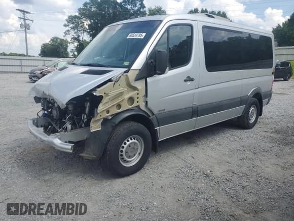✅ 2012 Mercedes-Benz Sprinter Passenger • VIN: WDZPE7CC6C5625069 • Лот: 60524795. Опубликован ранее на Copart с пробегом 102 975 миль. Бесплатный доступ к архиву аукционных продаж из США и подробный отчёт об истории автомобиля на DreamBid. Изображение 1.