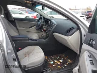 ✅ 2013 Kia Optima LX • VIN: KNAGM4A71D5378940 • Lot: 43658817. Wystawiony na IAAI z przebiegiem 193 060 mil. Bezpłatny archiwum sprzedaży aukcyjnych z USA i szczegółowy raport historii pojazdu na DreamBid. Zdjęcie 5.