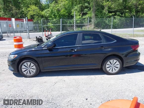 ✅ 2019 Volkswagen Jetta S • VIN: 3VWC57BU8KM090633 • Лот: 42164977. Опубликован ранее на IAAI с пробегом 78 348 миль. Бесплатный доступ к архиву аукционных продаж из США и подробный отчёт об истории автомобиля на DreamBid. Изображение 14.