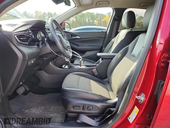 ✅ 2021 Buick Encore GX Select • VIN: KL4MMDS2XMB048301 • Lot: 91696495. Wystawiony na Copart z przebiegiem 47 790 mil. Bezpłatny archiwum sprzedaży aukcyjnych z USA i szczegółowy raport historii pojazdu na DreamBid. Zdjęcie 7.