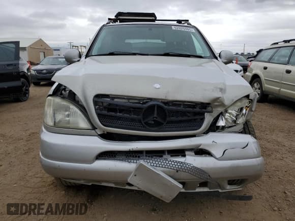 ✅ 1999 Mercedes-Benz M 320/430/500 • VIN: 4JGAB72E4XA068317 • Lot: 62020465. Wystawiony na Copart z przebiegiem 191 872 mil. Bezpłatny archiwum sprzedaży aukcyjnych z USA i szczegółowy raport historii pojazdu na DreamBid. Zdjęcie 5.