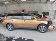 ✅ 2017 Nissan Pathfinder SV • VIN: 5N1DR2MNXHC602466 • Лот: 43133164. Опубликован ранее на IAAI с пробегом 133 934 миль. Бесплатный доступ к архиву аукционных продаж из США и подробный отчёт об истории автомобиля на DreamBid. Изображение 14.