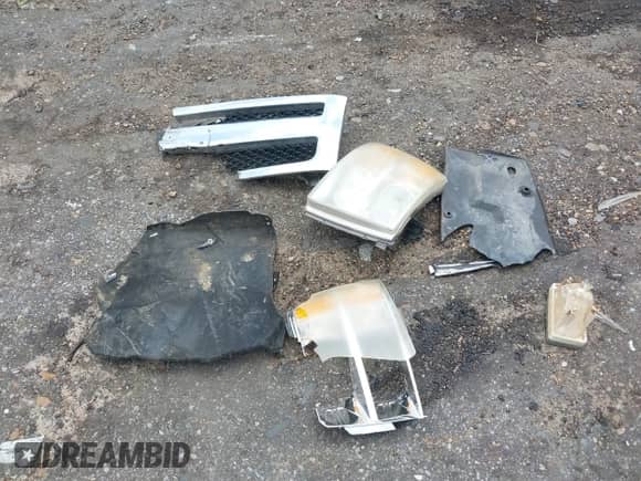 2007 Chevrolet Silverado 1500 1LT with VIN 2GCEK13M171638115, listed as a IAAI auction lot 42615225 with Not provided miles and . Bid and sale history available at DreamBid. Image 18.