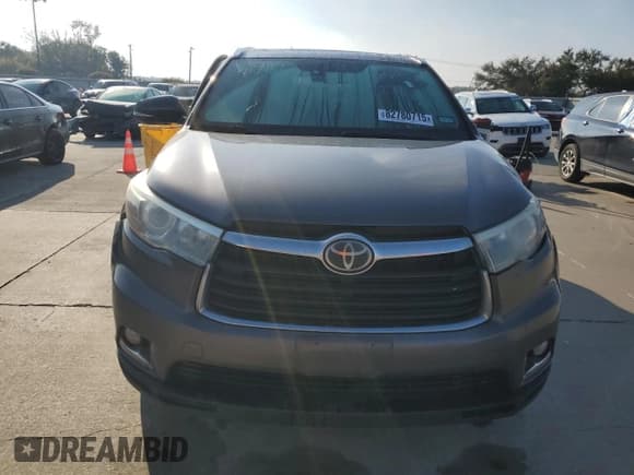 ✅ 2015 Toyota Highlander Limited Platinum • VIN: 5TDDKRFH3FS100323 • Лот: 82780715. Опубликован ранее на Copart с пробегом 134 216 миль. Бесплатный доступ к архиву аукционных продаж из США и подробный отчёт об истории автомобиля на DreamBid. Изображение 5.