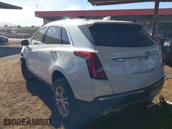 ✅ 2021 Cadillac XT5 FWD Premium Luxury • VIN: 1GYKNCRS2MZ155063 • Lot: 43595210. Wystawiony na IAAI z przebiegiem 44 205 mil. Bezpłatny archiwum sprzedaży aukcyjnych z USA i szczegółowy raport historii pojazdu na DreamBid. Zdjęcie 3.