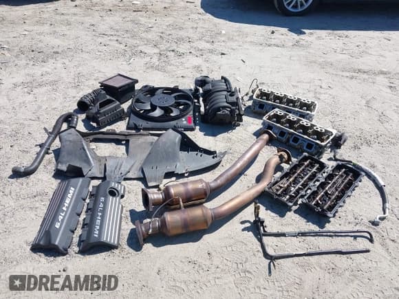 ✅ 2015 Jeep Grand Cherokee SRT • VIN: 1C4RJFDJ6FC878775 • Lot: 43311881. Wystawiony na IAAI z przebiegiem Nie podano. Bezpłatny archiwum sprzedaży aukcyjnych z USA i szczegółowy raport historii pojazdu na DreamBid. Zdjęcie 12.