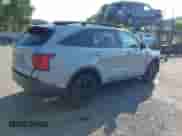 2022 Kia Sorento X-Line S z VIN 5XYRLDLC7NG144870, wystawiony jako IAAI lot #42557861 z przebiegiem 41 812 mil mil oraz . Historia ofert i sprzedaży dostępna na DreamBid. Obrazek 4.