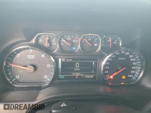 ✅ 2016 Chevrolet Suburban LS • VIN: 1GNSCGKC8GR150192 • Lot: 76995214. Wystawiony na Copart z przebiegiem 141 831 mil. Bezpłatny archiwum sprzedaży aukcyjnych z USA i szczegółowy raport historii pojazdu na DreamBid. Zdjęcie 9.