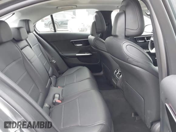 ✅ 2023 Mercedes-Benz C 300 • VIN: W1KAF4GB0PR077562 • Лот: 41668553. Опубликован ранее на IAAI с пробегом 18 888 миль. Бесплатный доступ к архиву аукционных продаж из США и подробный отчёт об истории автомобиля на DreamBid. Изображение 8.