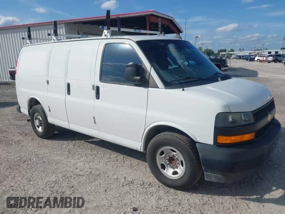 ✅ 2019 Chevrolet Express Cargo • VIN: 1GCWGAFG5K1247026 • Лот: 43187800. Опубликован ранее на IAAI с пробегом 156 639 миль. Бесплатный доступ к архиву аукционных продаж из США и подробный отчёт об истории автомобиля на DreamBid. Изображение 1.