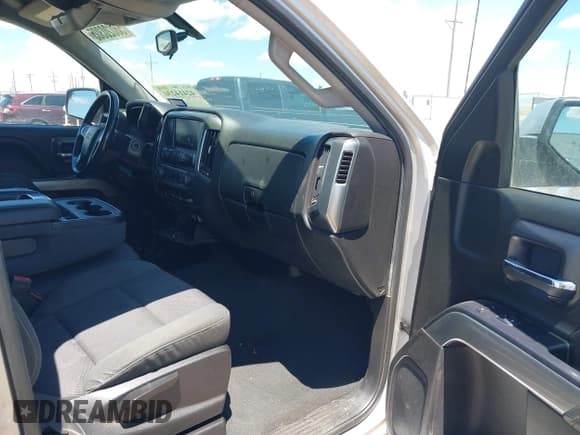 ✅ 2019 Chevrolet Silverado 1500 LT • VIN: 2GCRCPECXK1135990 • Lot: 42414230. Wystawiony na IAAI z przebiegiem 105 985 mil. Bezpłatny archiwum sprzedaży aukcyjnych z USA i szczegółowy raport historii pojazdu na DreamBid. Zdjęcie 5.