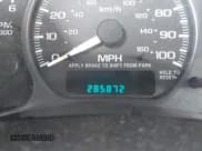 ✅ 2002 Chevrolet Suburban LT • VIN: 1GNEC16T42J236126 • Лот: 42287440. Опубликован ранее на IAAI с пробегом 285 872 миль. Бесплатный доступ к архиву аукционных продаж из США и подробный отчёт об истории автомобиля на DreamBid. Изображение 14.