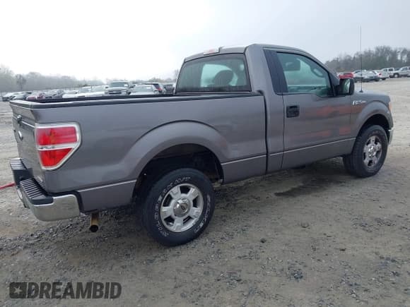 ✅ 2014 Ford F-150 XL • VIN: 1FTMF1CM9EKG29904 • Lot: 43773045. Wystawiony na IAAI z przebiegiem 112 123 mil. Bezpłatny archiwum sprzedaży aukcyjnych z USA i szczegółowy raport historii pojazdu na DreamBid. Zdjęcie 4.