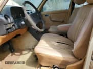 ✅ 1983 Mercedes-Benz 240 • VIN: WDBAB23A0DB409512 • Lot: 58252825. Wystawiony na Copart z przebiegiem 324 326 mil. Bezpłatny archiwum sprzedaży aukcyjnych z USA i szczegółowy raport historii pojazdu na DreamBid. Zdjęcie 7.