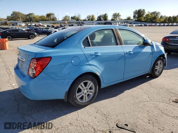 2014 Chevrolet Sonic LT z VIN 1G1JC5SH8E4167565, wystawiony jako Copart lot #82577035 z przebiegiem 181 433 mil mil oraz Szkoda całkowita • Salvage title. Historia ofert i sprzedaży dostępna na DreamBid. Obrazek 3.