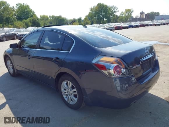 ✅ 2010 Nissan Altima 2.5 • VIN: 1N4AL2AP5AN483661 • Lot: 43356322. Listed on IAAI with 165,801 mi. Free auction sales archive from the USA and detailed vehicle history report at DreamBid. Image 3.