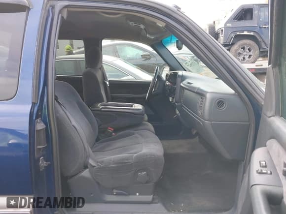 ✅ 2000 Chevrolet Silverado 1500 LS • VIN: 2GCEK19T5Y1184998 • Лот: 43539627. Опубликован ранее на IAAI с пробегом 271 250 миль. Бесплатный доступ к архиву аукционных продаж из США и подробный отчёт об истории автомобиля на DreamBid. Изображение 5.