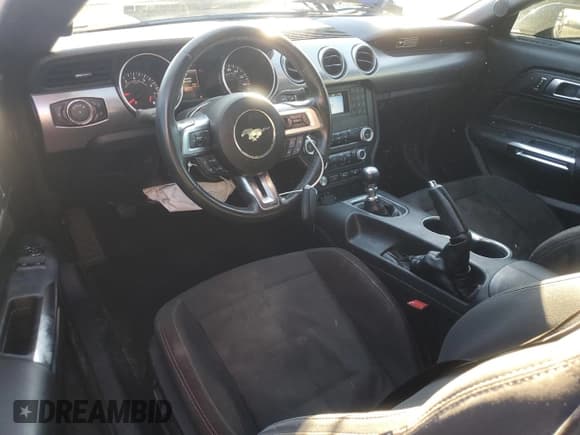 ✅ 2020 Ford Mustang GT • VIN: 1FA6P8CF4L5182044 • Lot: 91307375. Wystawiony na Copart z przebiegiem 84 952 mil. Bezpłatny archiwum sprzedaży aukcyjnych z USA i szczegółowy raport historii pojazdu na DreamBid. Zdjęcie 8.