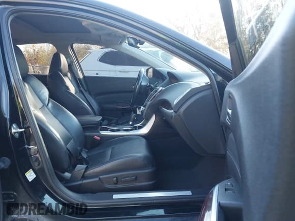 ✅ 2017 Acura TLX Technology • VIN: 19UUB1F56HA006641 • Lot: 43596634. Listed on IAAI with 106,518 mi. Free auction sales archive from the USA and detailed vehicle history report at DreamBid. Image 5.