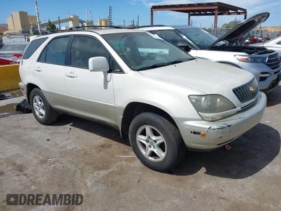 ✅ 2000 Lexus RX 300 • VIN: JT6HF10U6Y0153382 • Lot: 42832516. Wystawiony na IAAI z przebiegiem 272 011 mil. Bezpłatny archiwum sprzedaży aukcyjnych z USA i szczegółowy raport historii pojazdu na DreamBid. Zdjęcie 1.