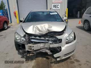 2010 Chevrolet Malibu 1LT z VIN 1G1ZC5EB9AF125902, wystawiony jako Copart lot #62219704 z przebiegiem Nie podano mil oraz Szkoda całkowita • Salvage title. Historia ofert i sprzedaży dostępna na DreamBid. Obrazek 5.