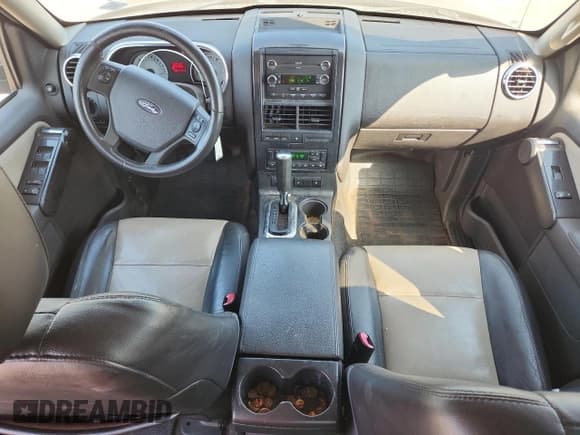 ✅ 2008 Ford Explorer Sport Trac Limited • VIN: 1FMEU33E68UB26205 • Лот: 82361125. Опубликован ранее на Copart с пробегом 188 203 миль. Бесплатный доступ к архиву аукционных продаж из США и подробный отчёт об истории автомобиля на DreamBid. Изображение 8.