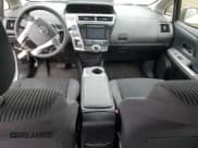 ✅ 2016 Toyota Prius Two • VIN: JTDZN3EU9GJ043424 • Lot: 93357625. Wystawiony na Copart z przebiegiem 162 032 mil. Bezpłatny archiwum sprzedaży aukcyjnych z USA i szczegółowy raport historii pojazdu na DreamBid. Zdjęcie 8.