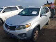 ✅ 2011 Kia Sorento LX • VIN: 5XYKT3A13BG066631 • Lot: 43775015. Wystawiony na IAAI z przebiegiem 160 236 mil. Bezpłatny archiwum sprzedaży aukcyjnych z USA i szczegółowy raport historii pojazdu na DreamBid. Zdjęcie 2.