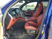 ✅ 2021 BMW X5 M • VIN: 5YMJU0C01M9F02693 • Lot: 77037444. Wystawiony na Copart z przebiegiem 39 928 mil. Bezpłatny archiwum sprzedaży aukcyjnych z USA i szczegółowy raport historii pojazdu na DreamBid. Zdjęcie 7.