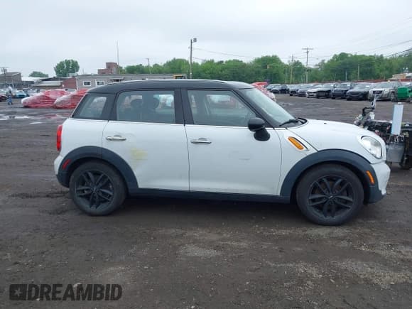 ✅ 2013 MINI Countryman • VIN: WMWZB3C53DWM08244 • Лот: 42281364. Опубликован ранее на IAAI с пробегом 139 894 миль. Бесплатный доступ к архиву аукционных продаж из США и подробный отчёт об истории автомобиля на DreamBid. Изображение 13.