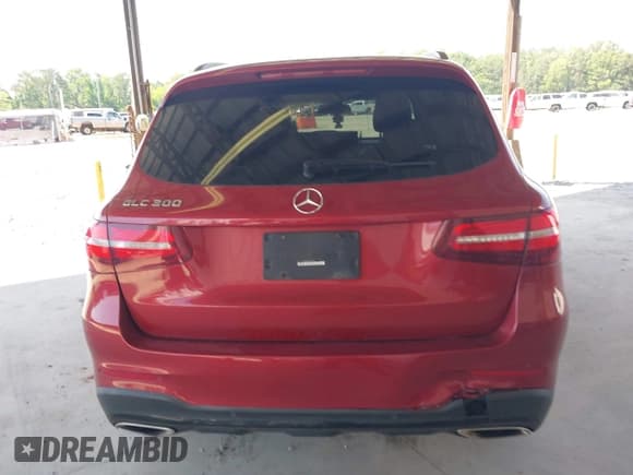 ✅ 2019 Mercedes-Benz GLC 300 • VIN: WDC0G4JB8KF563939 • Lot: 42284360. Listed on IAAI with 114,146 mi. Free auction sales archive from the USA and detailed vehicle history report at DreamBid. Image 16.