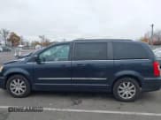 ✅ 2014 Chrysler Town & Country Touring • VIN: 2C4RC1BG3ER195765 • Лот: 43561392. Опубликован ранее на IAAI с пробегом 144 618 миль. Бесплатный доступ к архиву аукционных продаж из США и подробный отчёт об истории автомобиля на DreamBid. Изображение 14.