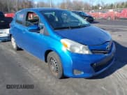 ✅ 2013 Toyota Yaris LE • VIN: JTDKTUD32DD563433 • Lot: 43745320. Wystawiony na IAAI z przebiegiem 165 136 mil. Bezpłatny archiwum sprzedaży aukcyjnych z USA i szczegółowy raport historii pojazdu na DreamBid. Zdjęcie 1.