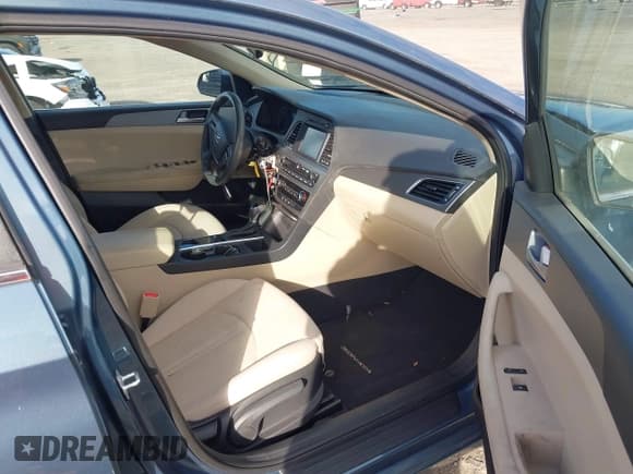 ✅ 2017 Hyundai Sonata 2.4L • VIN: 5NPE24AF3HH567344 • Lot: 43473499. Listed on IAAI with 50,143 mi. Free auction sales archive from the USA and detailed vehicle history report at DreamBid. Image 5.