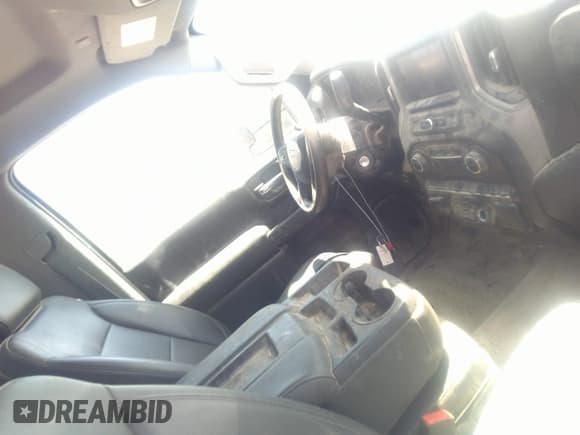 ✅ 2020 Chevrolet Silverado 2500HD • VIN: 1GB0WLE75LF275729 • Lot: 42446165. Wystawiony na IAAI z przebiegiem 87 247 mil. Bezpłatny archiwum sprzedaży aukcyjnych z USA i szczegółowy raport historii pojazdu na DreamBid. Zdjęcie 5.