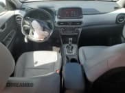 ✅ 2018 Hyundai Kona Limited • VIN: KM8K33A51JU082970 • Лот: 46569124. Опубликован ранее на Copart с пробегом 73 917 миль. Бесплатный доступ к архиву аукционных продаж из США и подробный отчёт об истории автомобиля на DreamBid. Изображение 8.