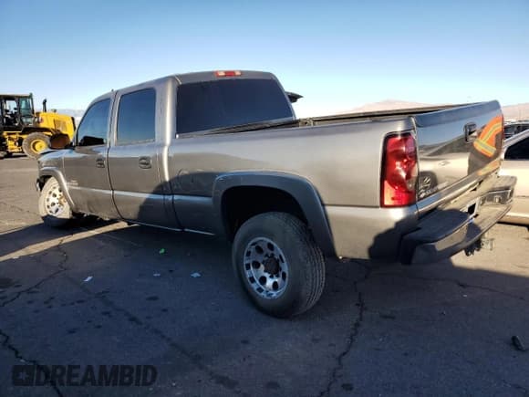 ✅ 2006 Chevrolet Silverado 2500HD LT1 • VIN: 1GCHK23246F133033 • Lot: 84415664. Wystawiony na Copart z przebiegiem 218 218 mil. Bezpłatny archiwum sprzedaży aukcyjnych z USA i szczegółowy raport historii pojazdu na DreamBid. Zdjęcie 2.