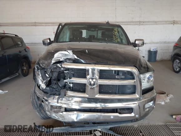 ✅ 2017 Ram 2500 Laramie • VIN: 3C6UR5FL8HG671078 • Lot: 42233014. Wystawiony na IAAI z przebiegiem 295 572 mil. Bezpłatny archiwum sprzedaży aukcyjnych z USA i szczegółowy raport historii pojazdu na DreamBid. Zdjęcie 12.