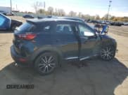 ✅ 2018 Mazda CX-3 Grand Touring • VIN: JM1DKDD7XJ0321765 • Лот: 89915105. Опубликован ранее на Copart с пробегом 72 238 миль. Бесплатный доступ к архиву аукционных продаж из США и подробный отчёт об истории автомобиля на DreamBid. Изображение 3.