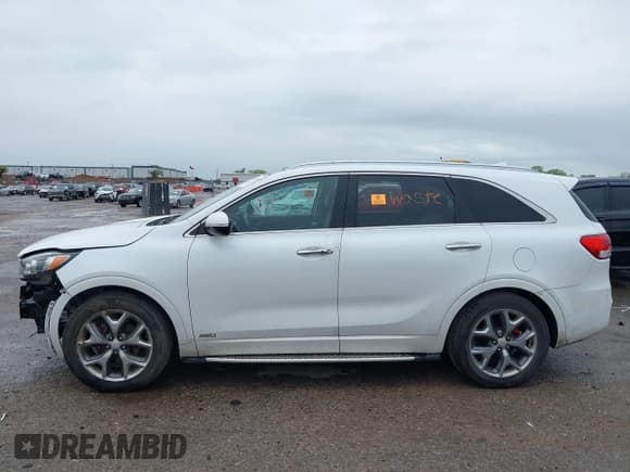 ✅ 2018 Kia Sorento SX Limited • VIN: 5XYPKDA58JG384521 • Lot: 41903823. Wystawiony na IAAI z przebiegiem Nie podano. Bezpłatny archiwum sprzedaży aukcyjnych z USA i szczegółowy raport historii pojazdu na DreamBid. Zdjęcie 14.