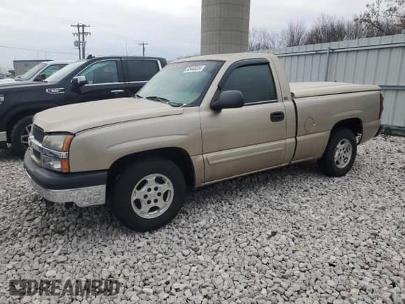 2004 Chevrolet Silverado 1500 LS z VIN 1GCEC14V94Z186793, wystawiony jako Copart lot #83448234 z przebiegiem 176 573 mil mil oraz Czysty tytuł • Clean title. Historia ofert i sprzedaży dostępna na DreamBid. Obrazek 1.